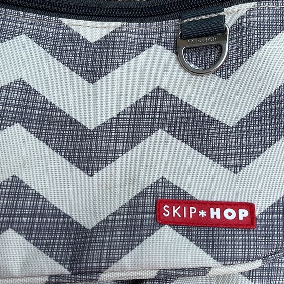 Skip Hop Dash Signature Messenger Diaper Bag Chevron Baby Toddler Kids Travel - Picture 5 of 16